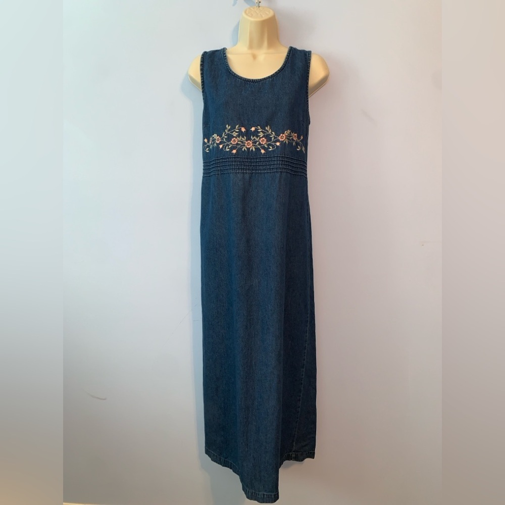 Erika Dark Blue Denim sleeveless Maxi Dress with Floral Embroidery cotton med